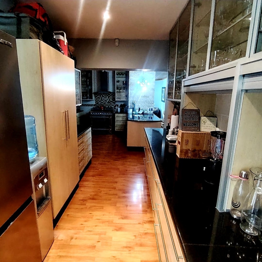 5 Bedroom Property for Sale in Beacon Bay Eastern Cape